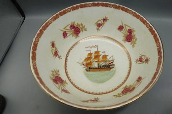 CHINESE EXPORT ARMORIAL LARGE PORCELAIN CENTER BOWL