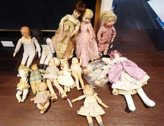 LARGE LOT OF ANTIQUE AND VINTAGE DOLLS