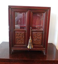 ANTIQUE 19c CENTURY CHINESE WoOD CARVED GLASS CABINET