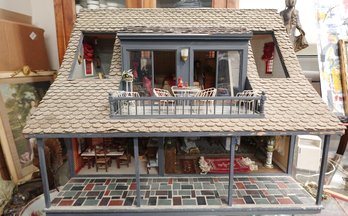 LARGE VINTAGE ELECTRIFIED DOLL HOUSE