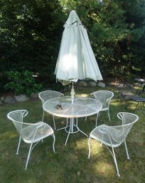 VINTAGE RUSSELL WOODARD ROUND MESH PATIO & 4 CHAIRS