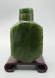 VINTAGE CHINESE SPINACH GREEN JADE SNUFF BOTTLE ON STAND