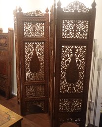 ANTIQUE FOUR PANELED WOOD CARVED OPEN WORK DESIGN FLOOR SCREEN