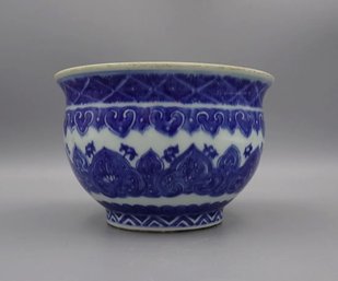 ANTIQUE CHINESE BLUE WHITE CENSER BOWL IN BOX