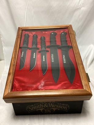 Smith & Wesson Knives With Display Case