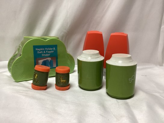 Plastic Salt & Pepper Shakers And Table Set
