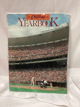 1986 Philadelphia Phillies Yearbook