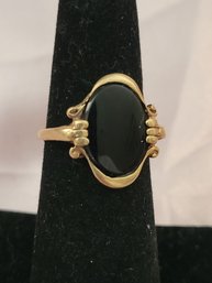 10k Yellow Gold With Onyx Stone Ring - Size 6.5