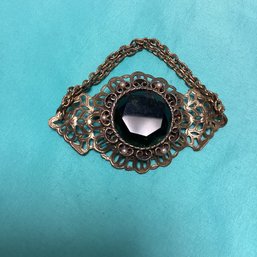 Early Brooch With Emerald Stone