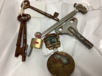 Vintage Key Lot - Skeleton Keys And More