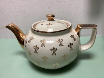 Vintage Hall 8 Cup Teapot