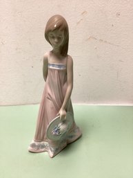 Lladro Sara Figurine #5647