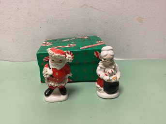 Vintage Mr. & Mrs. Santa Claus Salt & Pepper Shakers