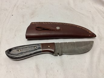 Demascus Steel Hunting Knife