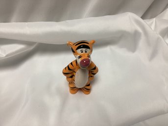 Walt Disneys Winnie He Pooh Tigger Porcelain Figure