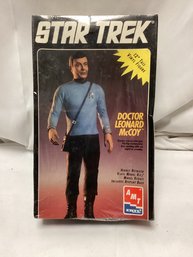 Star Trek AMT ERTL Doctor Leonard McCoy Model Kit - Factory Sealed
