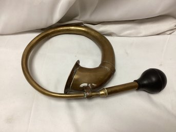 Antique Brass Bulb Squeeze Horn