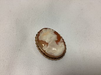 Carved Shell Cameo Brooch/Pendant