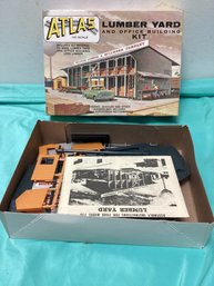 Atlas Ho Scale Lumber Yard And Office Building Model Kit