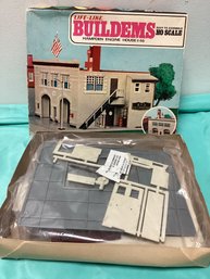 Life-like Buildems Hampden Engine House Model Kit