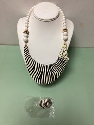 Italian Collana Zebra Vintage Bib Necklace And Earrings