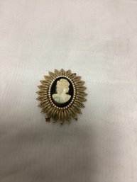 Vintage Cameo Brooch