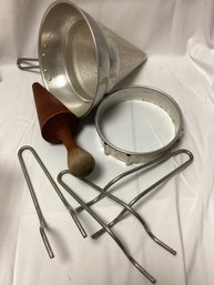 Vintage Aluminum Applesauce Maker / Sifter