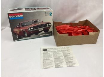 Monogram Dodge Challenger Model Car Kit