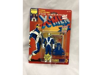 Toy Biz X-Men Cyclops Action Figure