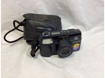 Olympus Super Zoom 2800 DLX Camera W/case