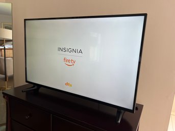 50 Inch Insignia Smart TV With Remote