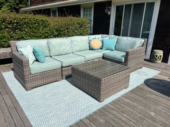 Outdoor Sectional With Matching Coffee Table AND Rug