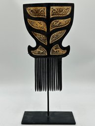 Moluccas Comb On Metal Stand (1of2)