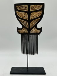 Moluccas Comb On Metal Stand (2of2)