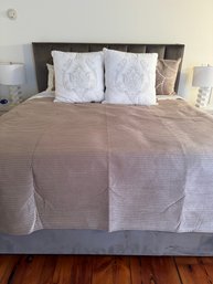 King Size Complete Linen And Pillow Set Up