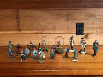 Lot Of 18 Lead Military Soldiers Figurines
