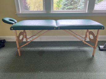 Earthlite Avalon Massage Table With Teal Upholstery