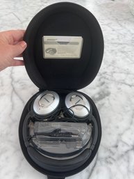 Bose Noise Cancelling Headphones With Case