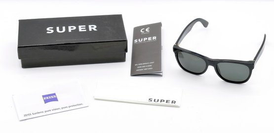 RetroSuperFuture Classic Sunglasses In Black