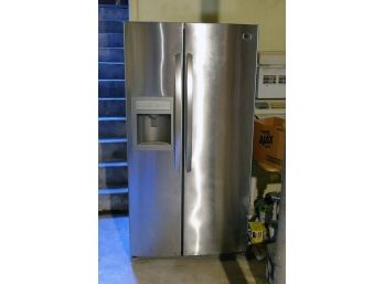 LG Side-By-Side Stainless Steel Refrigerator With Ice And Water Dispenser