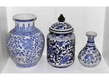 3 Pieces Of Blue And White Chinese Export Ceramics