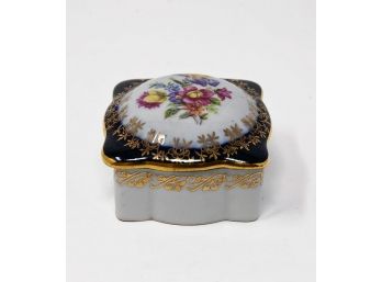 Martinroda (Germany) Porcelain Pill/Trinket Box