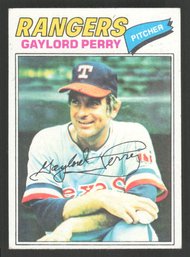 1977 TOPPS GAYLORD PERRY - HALL OF FAMER