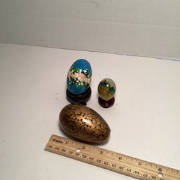 Decorative Egg Lot, Onyx, Lacquer, Painted Turned Wood