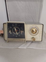 Vintage General Electric Clock Radio Model C405D