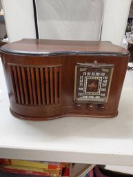 Vintage Sonora Radio Model RCU208