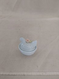 Small Nesting Chicken Dish