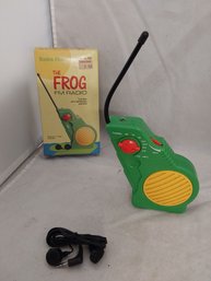 Radio Shack The Frog FM Radio With Earphones