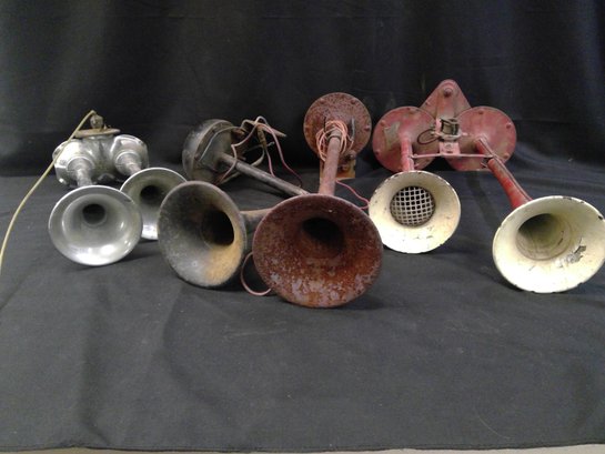 Lot Of Horns - 3 Electric 1 Air