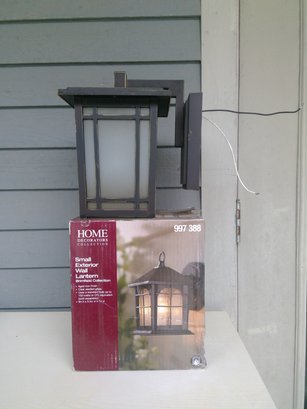 2 Exterior Wall Lights 1 IN BOX